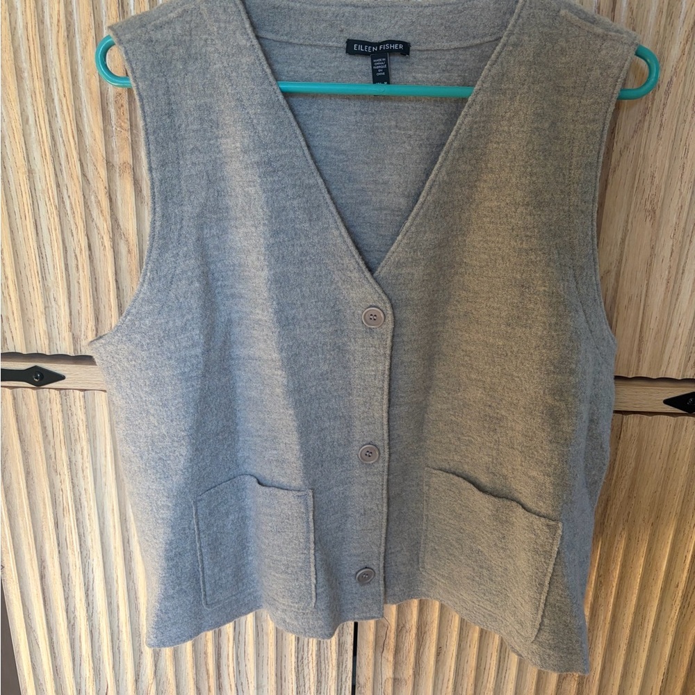 🐰EILEEN FISHER Gray 100% Wool Button Vest